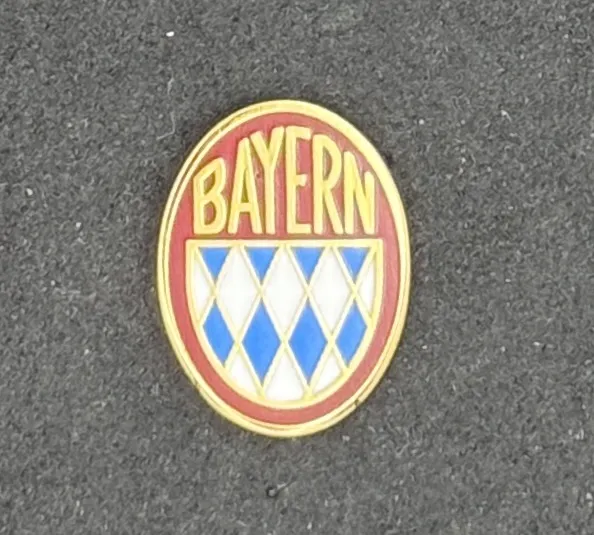 FC Bayern München (Germany) 2x Pin Retro Logos 2.webp