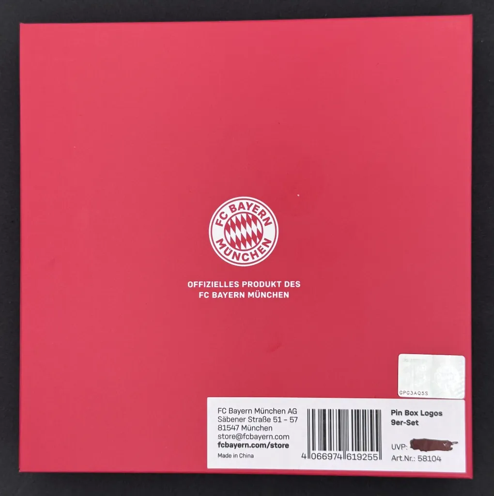 FC Bayern München (Germany) 9x Pin Retro Logos 5.webp