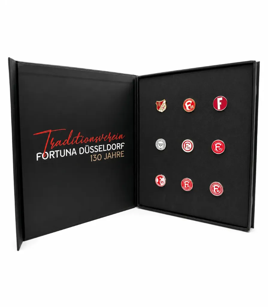 [FORDUS001] 9 Historical Fortuna Düsseldorf (Germany) Pin Badges in Box