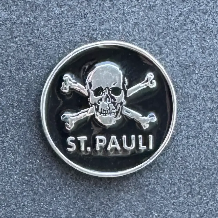 [SP02] Sankt Pauli (Germany) Pin Totenkopf