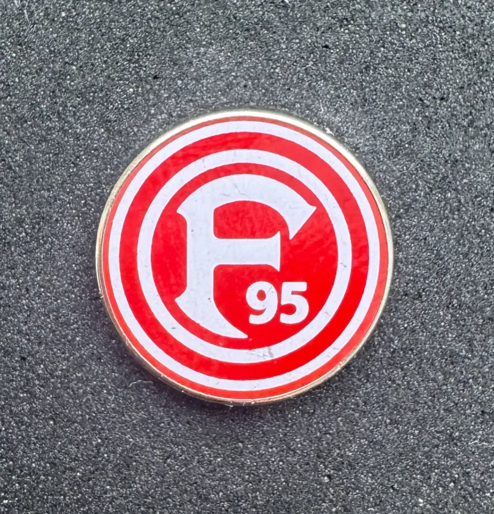 [FORDUS002] Fortuna Düsseldorf (Germany) Logo Official Pin Badge