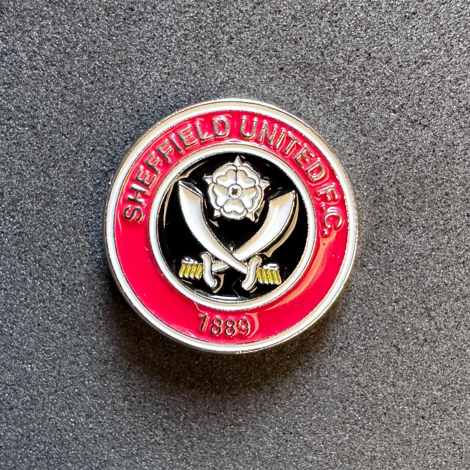 [SUFC001] Sheffield United (England) Official Pin Badge  