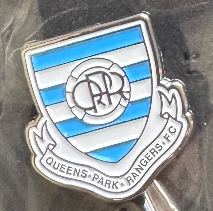 QPR (England) 70's Shield Badge Official Pin Badge 