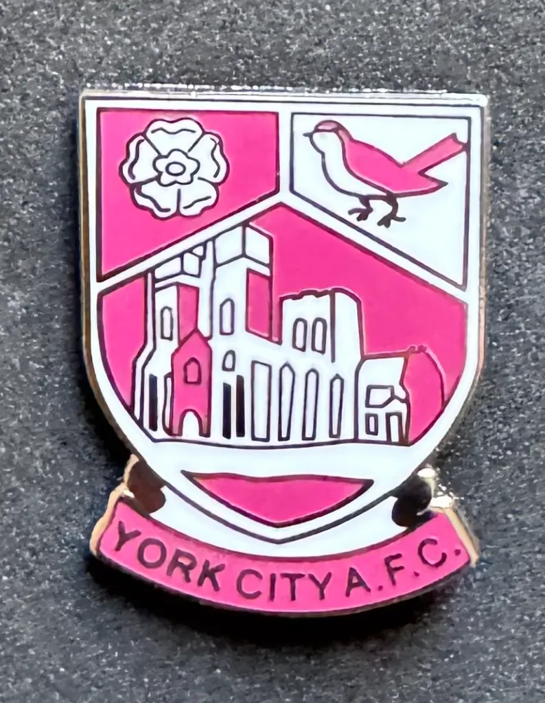 York City (England) Old Crest Official Pin Badge 