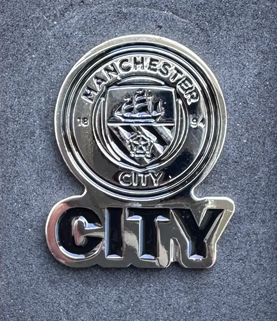 [MCFC02] Manchester City (England) Official Silver Pin Badge