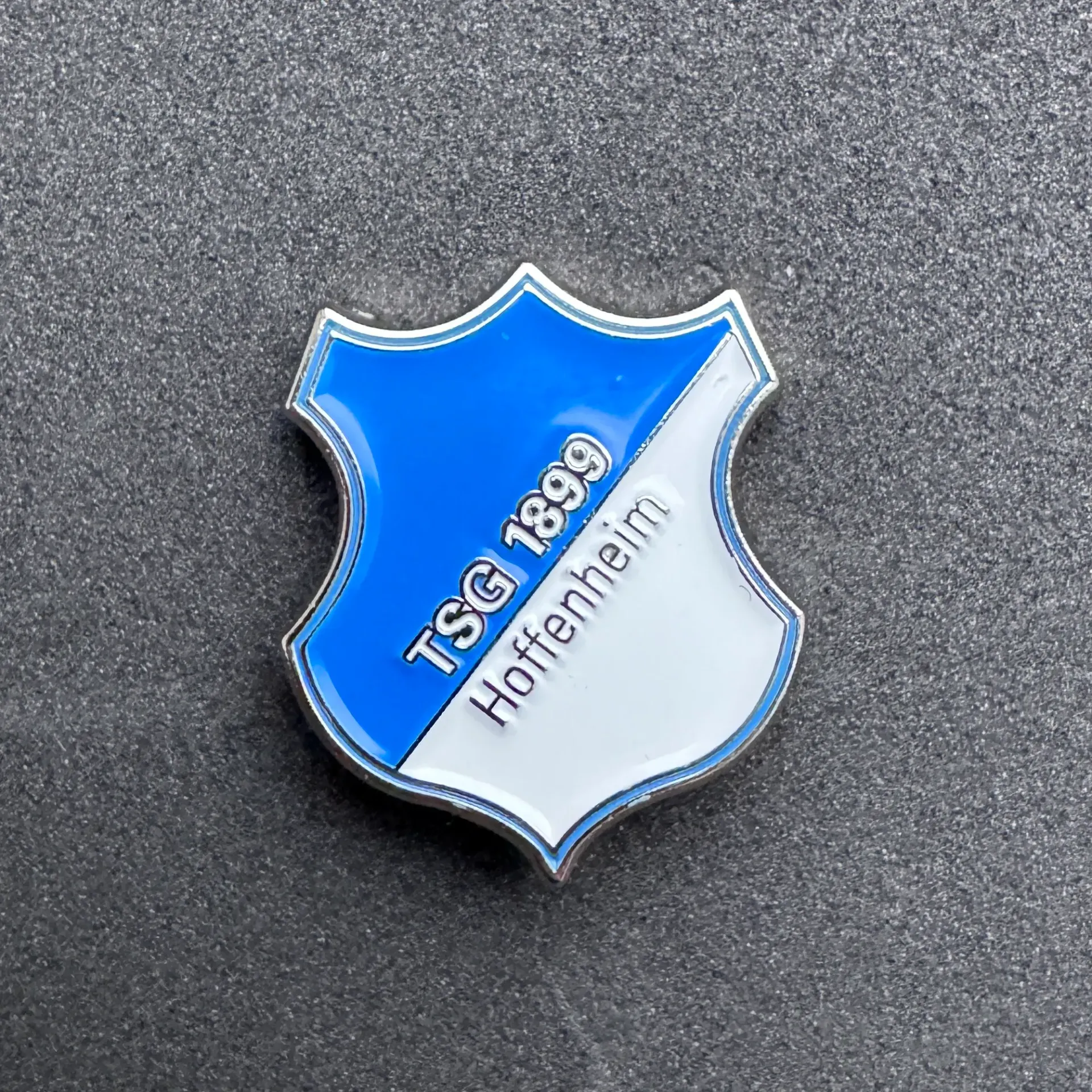 [TSGH01] TSG 1899 Hoffenheim (Germany) Official Pin Badge