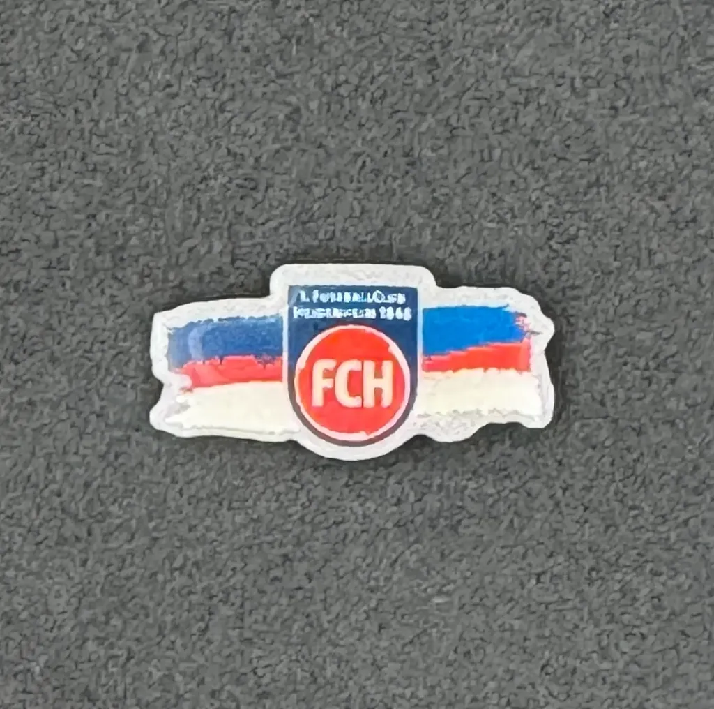 [FCH02] 1. FC Heidenheim (Germany) Official Crest Stripes Pin Badge